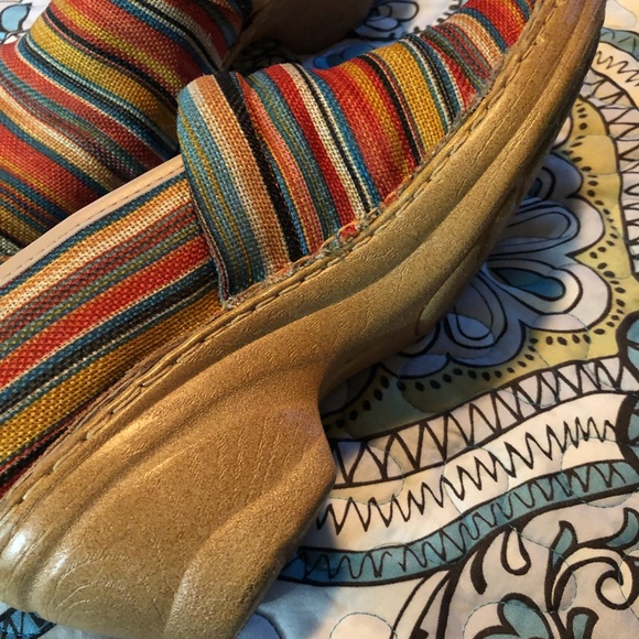 Multi Color shoes - Picture 2 of 3